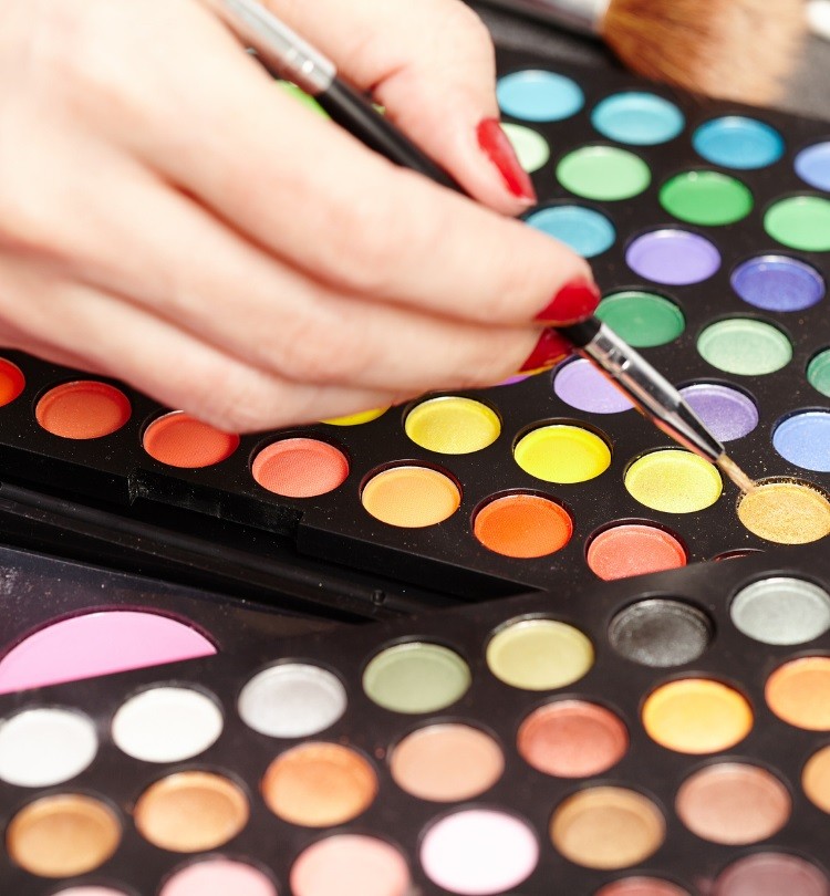 how to use an eyeshadow palette